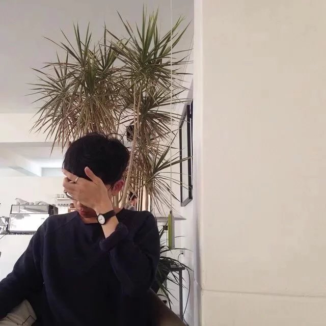 左纨健清
